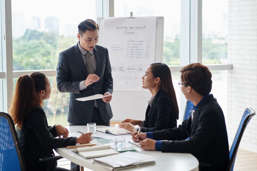Perbedaan Briefing dan Meeting, dan Kapan Harus Menggunakan?